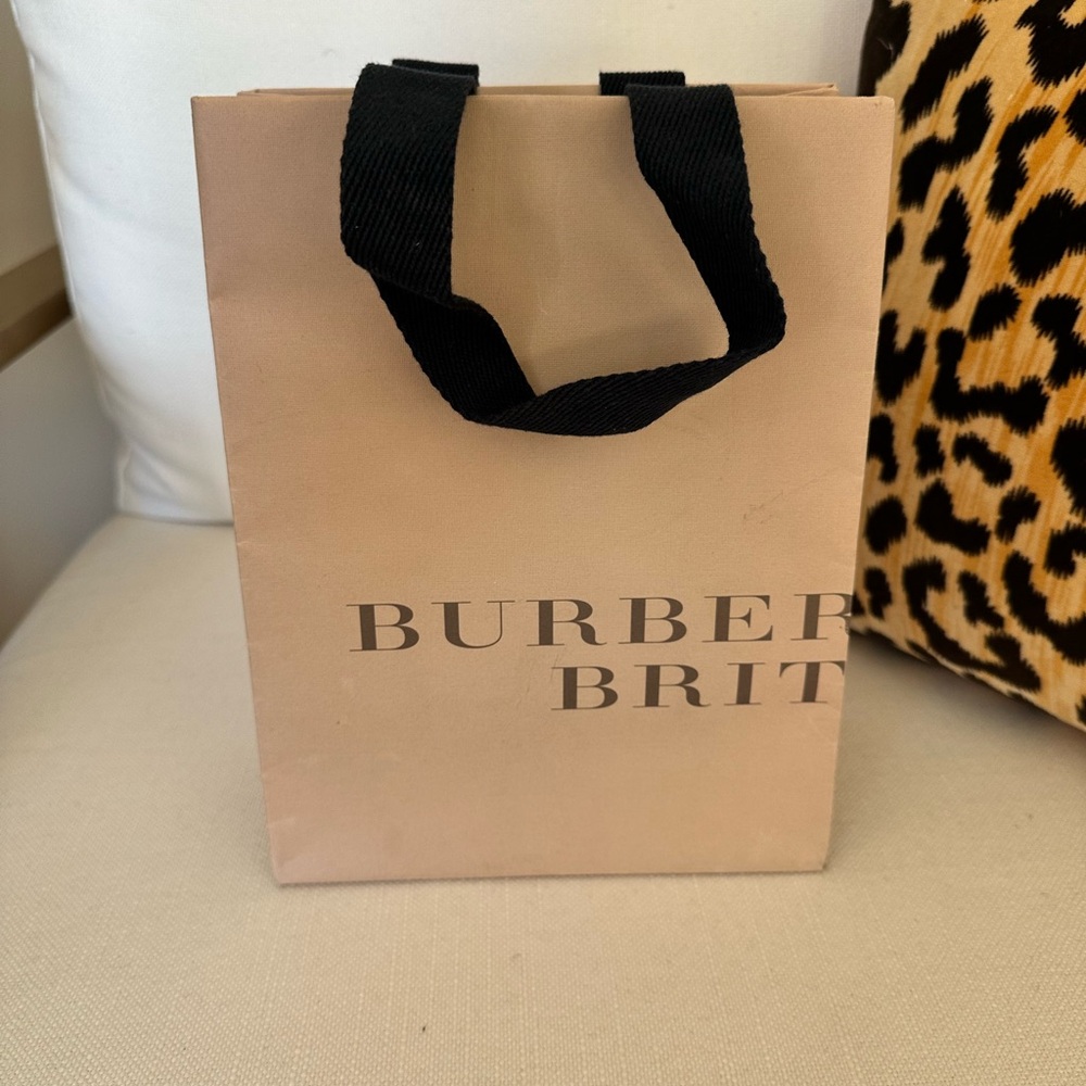 BURBERRY SHOPPING BAG